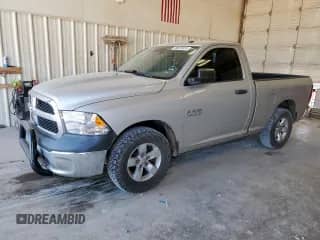 2017 Ram 1500 Tradesman z VIN 3C6JR6AG2HG768831, wystawiony jako Copart lot #80075915 z przebiegiem 135 347 mil mil oraz Szkoda całkowita • Salvage title. Historia ofert i sprzedaży dostępna na DreamBid. Obrazek 1.