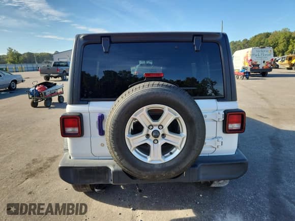 ✅ 2020 Jeep Wrangler Unlimited Sport S • VIN: 1C4HJXDNXLW220312 • Lot: 85707445. Listed on Copart with 124,689 mi. Free auction sales archive from the USA and detailed vehicle history report at DreamBid. Image 6.