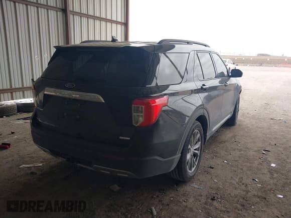 ✅ 2020 Ford Explorer XLT • VIN: 1FMSK7DH9LGC27951 • Lot: 41623009. Wystawiony na IAAI z przebiegiem 93 918 mil. Bezpłatny archiwum sprzedaży aukcyjnych z USA i szczegółowy raport historii pojazdu na DreamBid. Zdjęcie 4.