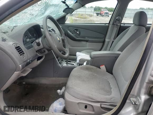 2006 Chevrolet Malibu Maxx LS z VIN 1G1ZS618X6F167568, wystawiony jako Copart lot #65650665 z przebiegiem 139 395 mil mil oraz Szkoda całkowita • Salvage title. Historia ofert i sprzedaży dostępna na DreamBid. Obrazek 7.