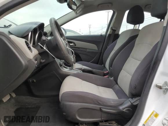 2013 Chevrolet Cruze LS с VIN 1G1PA5SG8D7287631, выставлен на аукционе Copart как лот 82353935 с пробегом 90 299 миль миль и Списание • Salvage title. История ставок и продаж доступна на DreamBid. Изображение 7.