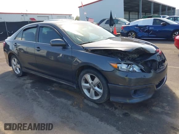 ✅ 2011 Toyota Camry LE • VIN: 4T1BF3EK9BU669751 • Lot: 43361444. Wystawiony na IAAI z przebiegiem 286 328 mil. Bezpłatny archiwum sprzedaży aukcyjnych z USA i szczegółowy raport historii pojazdu na DreamBid. Zdjęcie 1.