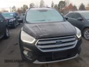 ✅ 2017 Ford Escape SE • VIN: 1FMCU9GD3HUE56055 • Lot: 43849635. Wystawiony na IAAI z przebiegiem 96 655 mil. Bezpłatny archiwum sprzedaży aukcyjnych z USA i szczegółowy raport historii pojazdu na DreamBid. Zdjęcie 6.