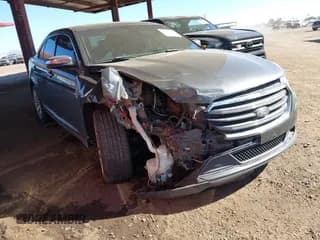 ✅ 2017 Ford Taurus Limited • VIN: 1FAHP2F83HG102456 • Lot: 43610234. Wystawiony na IAAI z przebiegiem 138 877 mil. Bezpłatny archiwum sprzedaży aukcyjnych z USA i szczegółowy raport historii pojazdu na DreamBid. Zdjęcie 1.