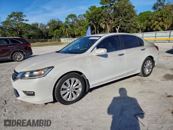 ✅ 2015 Honda Accord EX-L • VIN: 1HGCR2F81FA004817 • Lot: 95732675. Listed on Copart with 105,229 mi. Free auction sales archive from the USA and detailed vehicle history report at DreamBid. Image 1.
