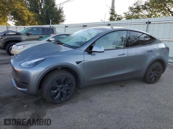✅ 2024 Tesla Model Y Long Range • VIN: 7SAYGAEE6RF202786 • Лот: 71746995. Опубликован ранее на Copart с пробегом 8 334 миль. Бесплатный доступ к архиву аукционных продаж из США и подробный отчёт об истории автомобиля на DreamBid. Изображение 1.