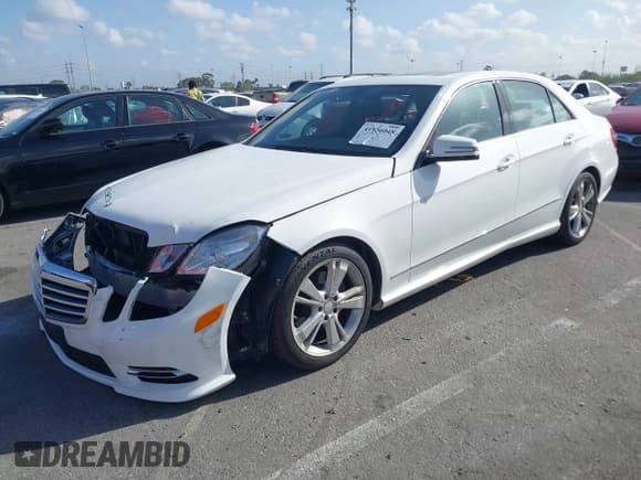 ✅ 2013 Mercedes-Benz E 350 Luxury • VIN: WDDHF5KBXDA734860 • Lot: 41956048. Listed on IAAI with 50,463 mi. Free auction sales archive from the USA and detailed vehicle history report at DreamBid. Image 2.