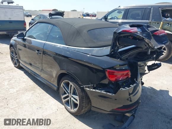 ✅ 2019 Audi A3 Cabriolet Premium Plus • VIN: WAUYELFF7K1032309 • Lot: 43315560. Wystawiony na IAAI z przebiegiem 23 815 mil. Bezpłatny archiwum sprzedaży aukcyjnych z USA i szczegółowy raport historii pojazdu na DreamBid. Zdjęcie 3.