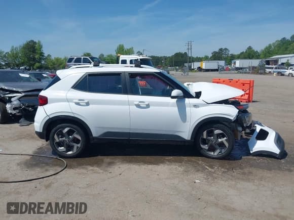 ✅ 2021 Hyundai Venue SEL • VIN: KMHRC8A35MU122692 • Lot: 42144533. Listed on IAAI with 88,102 mi. Free auction sales archive from the USA and detailed vehicle history report at DreamBid. Image 13.