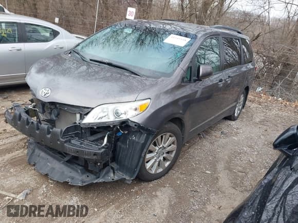 ✅ 2015 Toyota Sienna Limited • VIN: 5TDDK3DCXFS100341 • Lot: 41245558. Listed on IAAI with 114,854 mi. Free auction sales archive from the USA and detailed vehicle history report at DreamBid. Image 2.