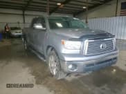 ✅ 2013 Toyota Tundra Limited • VIN: 5TFHY5F18DX296164 • Lot: 91662025. Wystawiony na Copart z przebiegiem 200 274 mil. Bezpłatny archiwum sprzedaży aukcyjnych z USA i szczegółowy raport historii pojazdu na DreamBid. Zdjęcie 13.