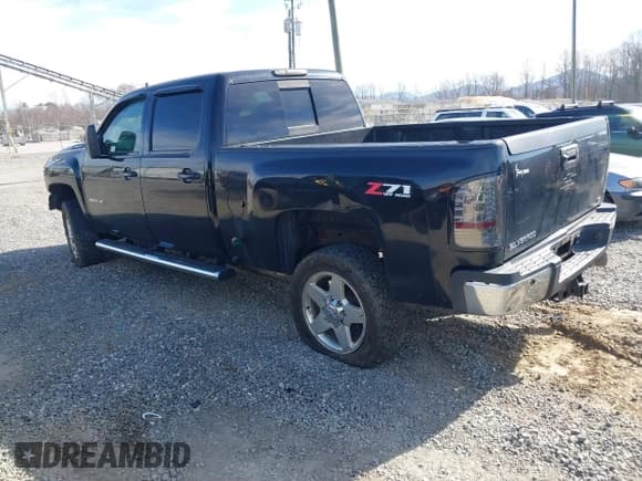 ✅ 2011 Chevrolet Silverado 2500HD LTZ • VIN: 1GC1KYC8XBF249646 • Лот: 41766424. Опубликован ранее на IAAI с пробегом 229 020 миль. Бесплатный доступ к архиву аукционных продаж из США и подробный отчёт об истории автомобиля на DreamBid. Изображение 3.