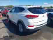 2017 Hyundai Tucson SE z VIN KM8J33A46HU326500, wystawiony jako IAAI lot #43413958 z przebiegiem 114 688 mil mil oraz . Historia ofert i sprzedaży dostępna na DreamBid. Obrazek 3.