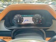 ✅ 2023 Land Rover Defender • VIN: SALEVFEUXP2145415 • Lot: 94402155. Listed on Copart with 81,123 mi. Free auction sales archive from the USA and detailed vehicle history report at DreamBid. Image 9.