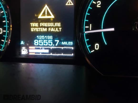 ✅ 2014 Jaguar XF SC • VIN: SAJWJ0EF9E8U17227 • Lot: 40455665. Wystawiony na IAAI z przebiegiem 125 196 mil. Bezpłatny archiwum sprzedaży aukcyjnych z USA i szczegółowy raport historii pojazdu na DreamBid. Zdjęcie 15.