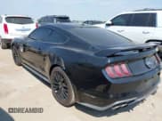 ✅ 2019 Ford Mustang GT Premium • VIN: 1FA6P8CF2K5187919 • Lot: 43166833. Wystawiony na IAAI z przebiegiem 90 298 mil. Bezpłatny archiwum sprzedaży aukcyjnych z USA i szczegółowy raport historii pojazdu na DreamBid. Zdjęcie 3.