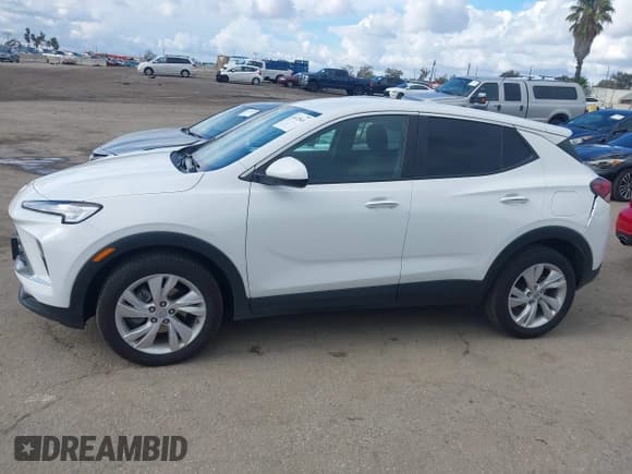 ✅ 2024 Buick Encore GX Preferred • VIN: KL4AMBS21RB077572 • Lot: 43672845. Wystawiony na IAAI z przebiegiem 26 171 mil. Bezpłatny archiwum sprzedaży aukcyjnych z USA i szczegółowy raport historii pojazdu na DreamBid. Zdjęcie 14.