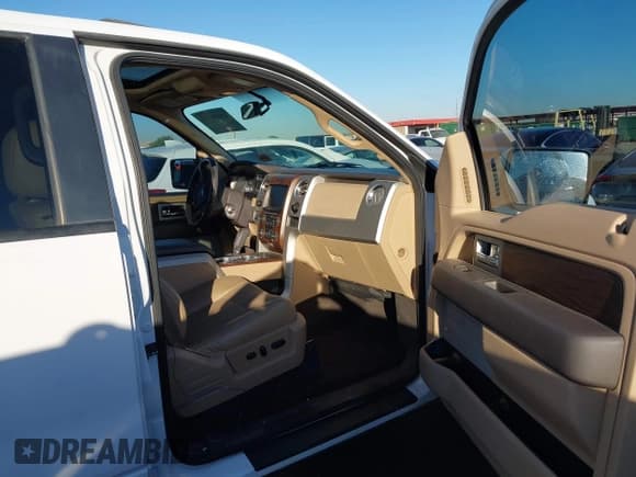 ✅ 2014 Ford F-150 XLT • VIN: 1FTFW1CT2EKE14574 • Lot: 43635239. Listed on IAAI with 158,452 mi. Free auction sales archive from the USA and detailed vehicle history report at DreamBid. Image 5.