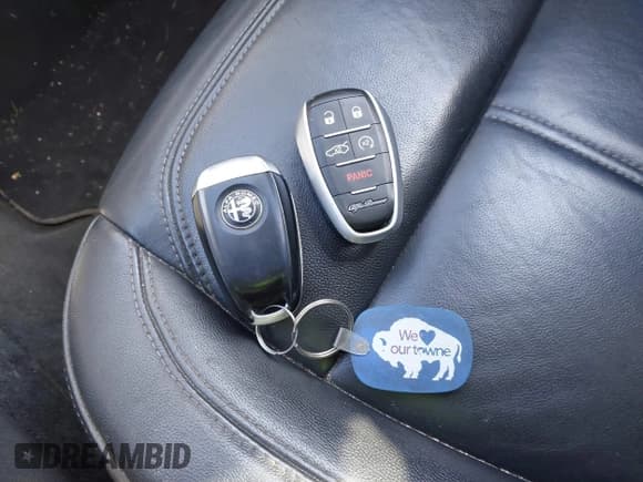 ✅ 2018 Alfa Romeo Stelvio Sport • VIN: ZASFAKPN6J7B83439 • Lot: 43608061. Wystawiony na IAAI z przebiegiem 138 560 mil. Bezpłatny archiwum sprzedaży aukcyjnych z USA i szczegółowy raport historii pojazdu na DreamBid. Zdjęcie 11.