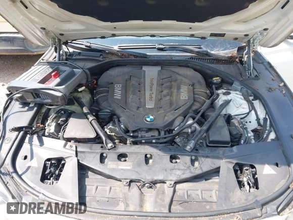 ✅ 2014 BMW 7 Series ALPINA B7 • VIN: WBAYE8C53ED780597 • Lot: 43130128. Wystawiony na IAAI z przebiegiem 98 724 mil. Bezpłatny archiwum sprzedaży aukcyjnych z USA i szczegółowy raport historii pojazdu na DreamBid. Zdjęcie 17.