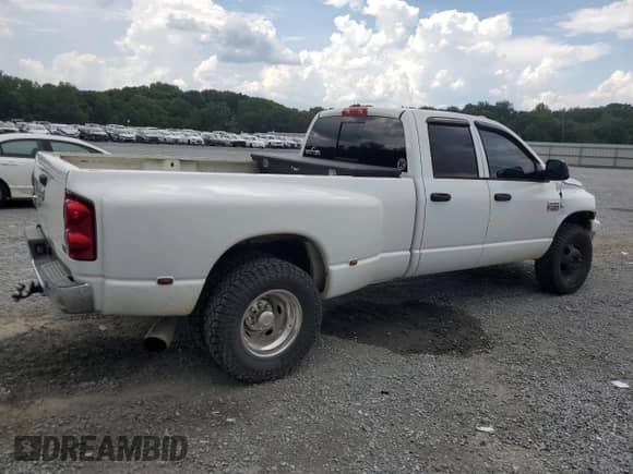 2009 Dodge 3500 SLT z VIN 3D7ML48L69G549506, wystawiony jako Copart lot #66900725 z przebiegiem 160 215 mil mil oraz Szkoda całkowita • Salvage title. Historia ofert i sprzedaży dostępna na DreamBid. Obrazek 3.