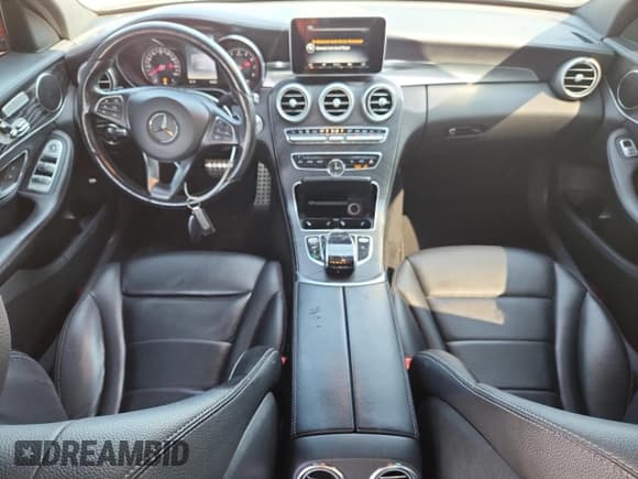 ✅ 2016 Mercedes-Benz C 300 • VIN: 55SWF4KB4GU103351 • Lot: 80032385. Wystawiony na Copart z przebiegiem 95 935 mil. Bezpłatny archiwum sprzedaży aukcyjnych z USA i szczegółowy raport historii pojazdu na DreamBid. Zdjęcie 8.