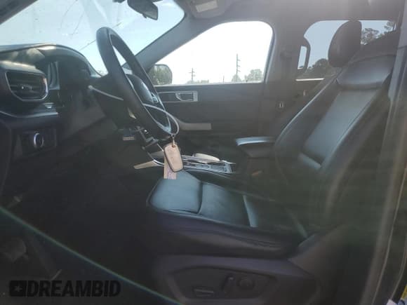 ✅ 2022 Ford Explorer XLT • VIN: 1FMSK7DH9NGC12577 • Lot: 52763775. Wystawiony na Copart z przebiegiem 55 916 mil. Bezpłatny archiwum sprzedaży aukcyjnych z USA i szczegółowy raport historii pojazdu na DreamBid. Zdjęcie 7.