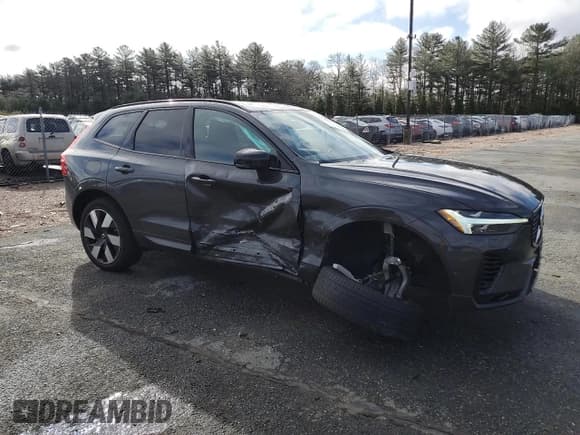 ✅ 2024 Volvo XC60 Plus Dark Theme • VIN: YV4H60DLXR1849191 • Lot: 50136745. Listed on Copart with 12,752 mi. Free auction sales archive from the USA and detailed vehicle history report at DreamBid. Image 4.