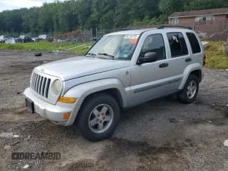 ✅ 2005 Jeep Liberty Renegade • VIN: 1J4GL38K05W644514 • Лот: 68716725. Опубликован ранее на Copart с пробегом 275 663 миль. Бесплатный доступ к архиву аукционных продаж из США и подробный отчёт об истории автомобиля на DreamBid. Изображение 1.