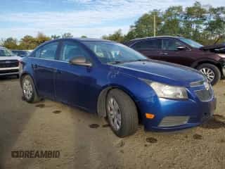 2012 Chevrolet Cruze LS z VIN 1G1PC5SH8C7176594, wystawiony jako Copart lot #84479285 z przebiegiem 136 129 mil mil oraz Czysty tytuł • Clean title. Historia ofert i sprzedaży dostępna na DreamBid. Obrazek 4.