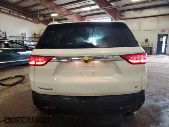 ✅ 2021 Chevrolet Traverse LT • VIN: 1GNERHKW4MJ135677 • Lot: 68325055. Wystawiony na Copart z przebiegiem 115 165 mil. Bezpłatny archiwum sprzedaży aukcyjnych z USA i szczegółowy raport historii pojazdu na DreamBid. Zdjęcie 6.