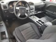 ✅ 2010 Dodge Challenger SE • VIN: 2B3CJ4DV3AH321780 • Lot: 47601885. Wystawiony na Copart z przebiegiem 202 621 mil. Bezpłatny archiwum sprzedaży aukcyjnych z USA i szczegółowy raport historii pojazdu na DreamBid. Zdjęcie 8.