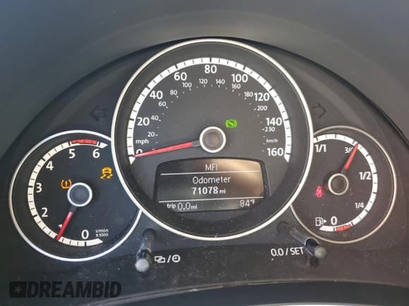 ✅ 2014 Volkswagen Beetle 2.0L TDI w/Sun/Sound/Nav • VIN: 3VWJL7AT6EM646352 • Лот: 59969245. Опубликован ранее на Copart с пробегом 71 078 миль. Бесплатный доступ к архиву аукционных продаж из США и подробный отчёт об истории автомобиля на DreamBid. Изображение 9.