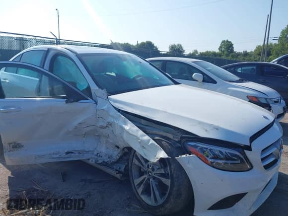 ✅ 2020 Mercedes-Benz C 300 • VIN: W1KWF8EB3LR581100 • Lot: 42931235. Wystawiony na IAAI z przebiegiem 34 830 mil. Bezpłatny archiwum sprzedaży aukcyjnych z USA i szczegółowy raport historii pojazdu na DreamBid. Zdjęcie 6.