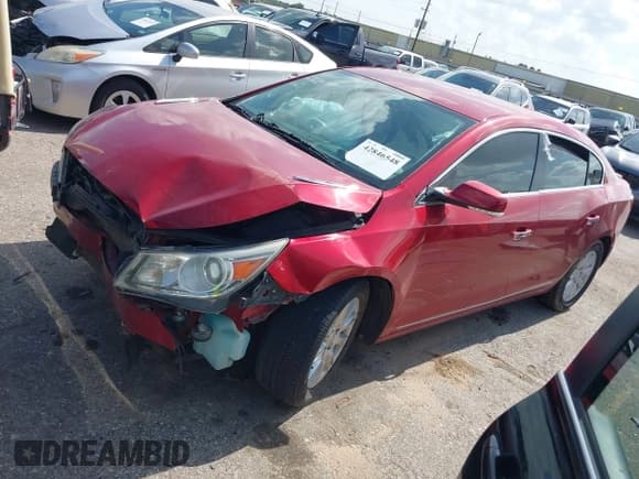 ✅ 2013 Buick LaCrosse Leather • VIN: 1G4GC5ER2DF324379 • Lot: 42846548. Wystawiony na IAAI z przebiegiem 138 560 mil. Bezpłatny archiwum sprzedaży aukcyjnych z USA i szczegółowy raport historii pojazdu na DreamBid. Zdjęcie 2.