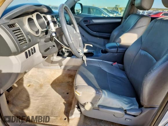 ✅ 2004 Toyota 4Runner SR5 • VIN: JTEZU14R348016464 • Lot: 92418145. Listed on Copart with 270,144 mi. Free auction sales archive from the USA and detailed vehicle history report at DreamBid. Image 7.