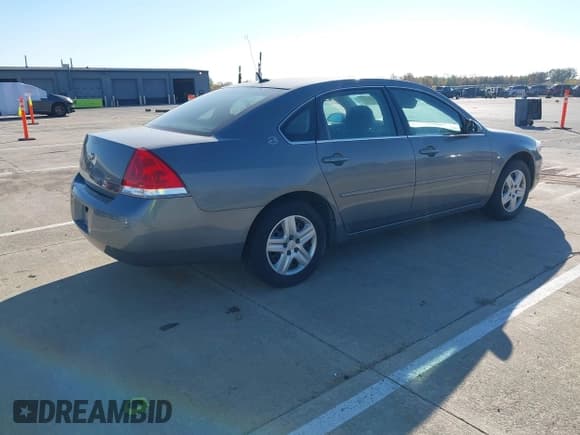 ✅ 2006 Chevrolet Impala LS • VIN: 2G1WB58K669271725 • Lot: 43553277. Wystawiony na IAAI z przebiegiem 150 296 mil. Bezpłatny archiwum sprzedaży aukcyjnych z USA i szczegółowy raport historii pojazdu na DreamBid. Zdjęcie 4.
