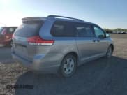 ✅ 2012 Toyota Sienna • VIN: 5TDZK3DC0CS202667 • Lot: 80489835. Wystawiony na Copart z przebiegiem 192 309 mil. Bezpłatny archiwum sprzedaży aukcyjnych z USA i szczegółowy raport historii pojazdu na DreamBid. Zdjęcie 3.