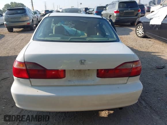 ✅ 1998 Honda Accord EX • VIN: 1HGCG565XWA015229 • Лот: 42998927. Опубликован ранее на IAAI с пробегом Не указан. Бесплатный доступ к архиву аукционных продаж из США и подробный отчёт об истории автомобиля на DreamBid. Изображение 15.