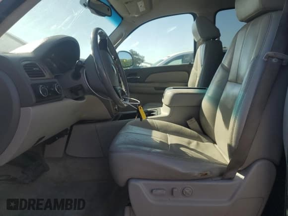 ✅ 2007 Chevrolet Suburban Commercial • VIN: 3GNGK26K97G241310 • Lot: 54781155. Wystawiony na Copart z przebiegiem 166 355 mil. Bezpłatny archiwum sprzedaży aukcyjnych z USA i szczegółowy raport historii pojazdu na DreamBid. Zdjęcie 7.