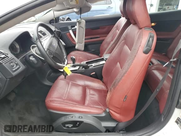 ✅ 2012 Volvo C70 T5 • VIN: YV1672MC7CJ127231 • Лот: 84770915. Опубликован ранее на Copart с пробегом 154 958 миль. Бесплатный доступ к архиву аукционных продаж из США и подробный отчёт об истории автомобиля на DreamBid. Изображение 7.