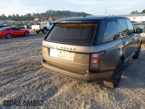 ✅ 2016 Land Rover Range Rover Supercharged • VIN: SALGS2EF8GA301873 • Lot: 42724811. Wystawiony na IAAI z przebiegiem 148 473 mil. Bezpłatny archiwum sprzedaży aukcyjnych z USA i szczegółowy raport historii pojazdu na DreamBid. Zdjęcie 4.
