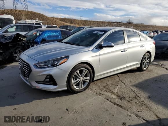 ✅ 2018 Hyundai Sonata Limited • VIN: 5NPE34AF7JH606178 • Lot: 41061573. Listed on Copart with 78,730 mi. Free auction sales archive from the USA and detailed vehicle history report at DreamBid. Image 1.