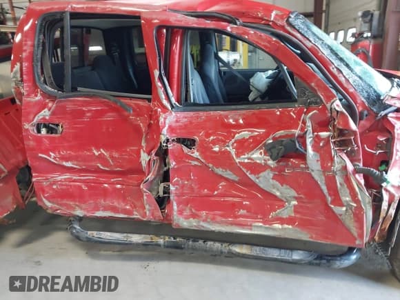 ✅ 2000 Dodge Dakota Sport • VIN: 1B7GG2AN5YS793828 • Lot: 41955863. Wystawiony na IAAI z przebiegiem 267 861 mil. Bezpłatny archiwum sprzedaży aukcyjnych z USA i szczegółowy raport historii pojazdu na DreamBid. Zdjęcie 13.