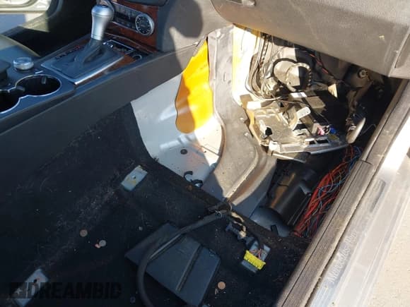 ✅ 2009 Mercedes-Benz C 300 Sport • VIN: WDDGF81X79R081018 • Lot: 43751949. Wystawiony na IAAI z przebiegiem 126 158 mil. Bezpłatny archiwum sprzedaży aukcyjnych z USA i szczegółowy raport historii pojazdu na DreamBid. Zdjęcie 6.