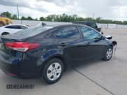 ✅ 2017 Kia Forte LX • VIN: 3KPFK4A72HE083618 • Lot: 43401471. Wystawiony na IAAI z przebiegiem 48 599 mil. Bezpłatny archiwum sprzedaży aukcyjnych z USA i szczegółowy raport historii pojazdu na DreamBid. Zdjęcie 4.
