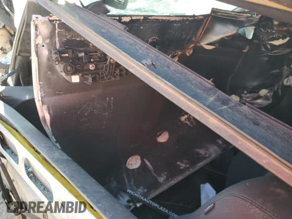 ✅ 2012 Dodge Challenger SXT Plus • VIN: 2C3CDYAG6CH128310 • Lot: 68142034. Wystawiony na Copart z przebiegiem Nie podano. Bezpłatny archiwum sprzedaży aukcyjnych z USA i szczegółowy raport historii pojazdu na DreamBid. Zdjęcie 8.