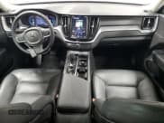 ✅ 2025 Volvo XC60 Core • VIN: YV4M12RJ7S1093423 • Лот: 70765565. Опубликован ранее на Copart с пробегом 14 396 миль. Бесплатный доступ к архиву аукционных продаж из США и подробный отчёт об истории автомобиля на DreamBid. Изображение 8.