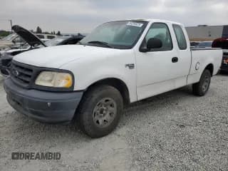 ✅ 2000 Ford F-150 XL • VIN: 2FTPX17Z7YCA99425 • Lot: 84234925. Listed on Copart with 195,864 mi. Free auction sales archive from the USA and detailed vehicle history report at DreamBid. Image 1.