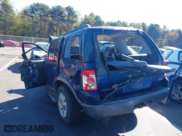 ✅ 2005 Ford Explorer XLT • VIN: 1FMZU63K25UA76598 • Lot: 43523527. Wystawiony na IAAI z przebiegiem Nie podano. Bezpłatny archiwum sprzedaży aukcyjnych z USA i szczegółowy raport historii pojazdu na DreamBid. Zdjęcie 3.